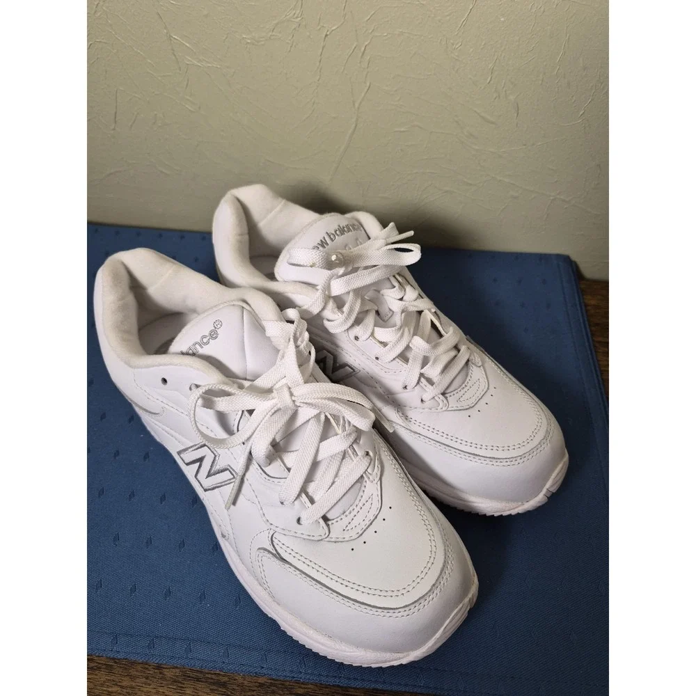 New Balance product pair